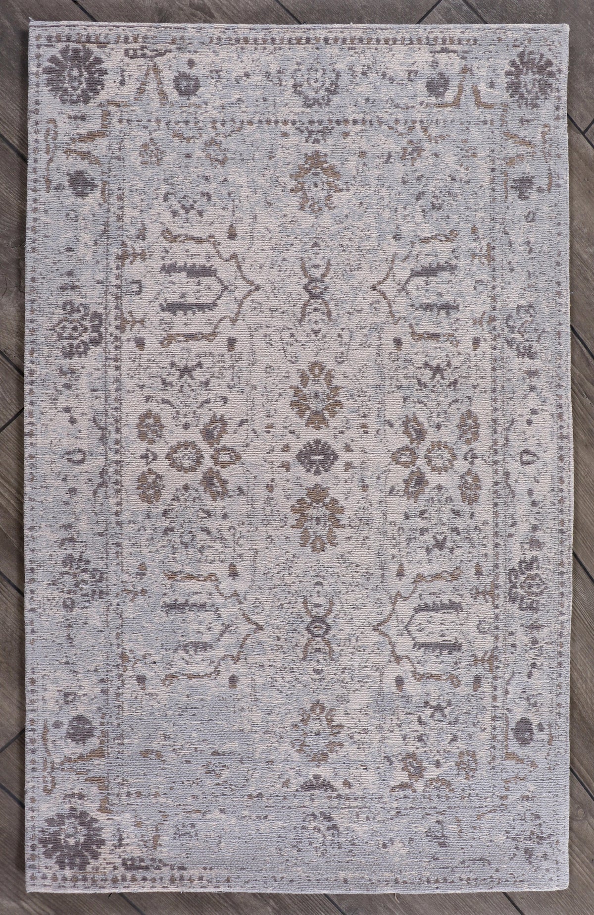 Traditional Vintage Floral Rug - Natural Beige & Soft Ivory Distressed Design
